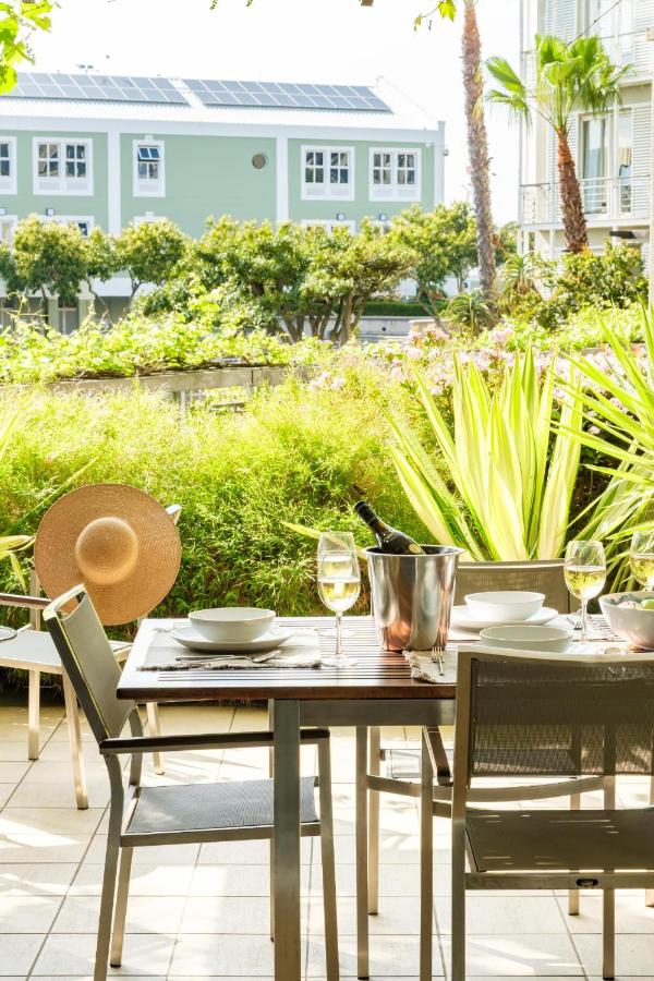 Secure 2bed Apartment in the Marina Carradale 002 - 4