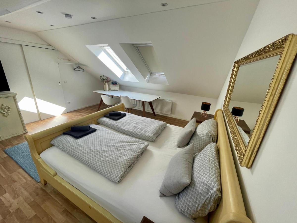 Westendperle am Olympiastadion - 2