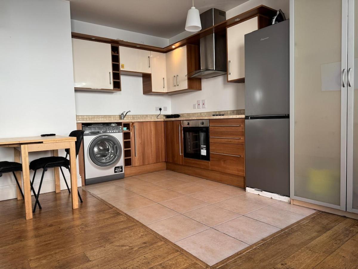 Trendy Studio Flat, 8 Minutes to central London - 4
