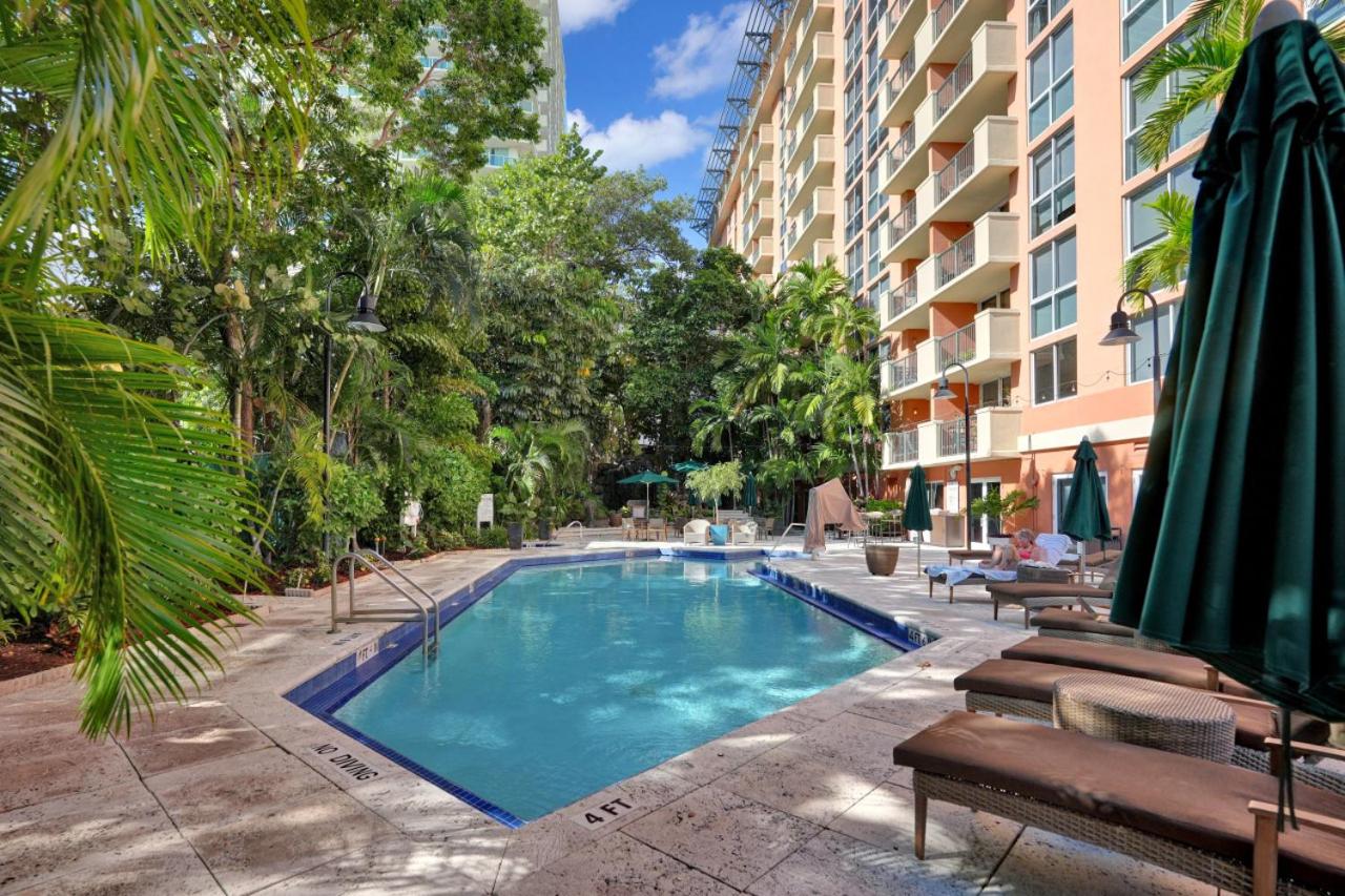 Palm Oasis, Pool and Free Parking - 2