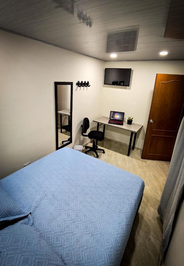Fly & Stay Bogota APT 2 - 5