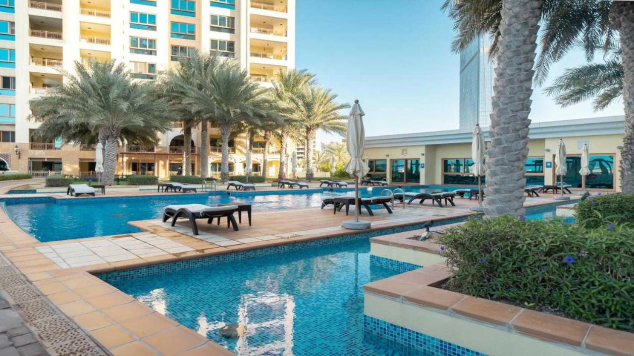 PJ- Premium Palm Jumeirah Apartment - Beachfront, Pool & Balcony - 4