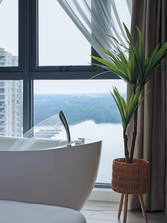 Country Garden Danga Bay Premium Unit - 3