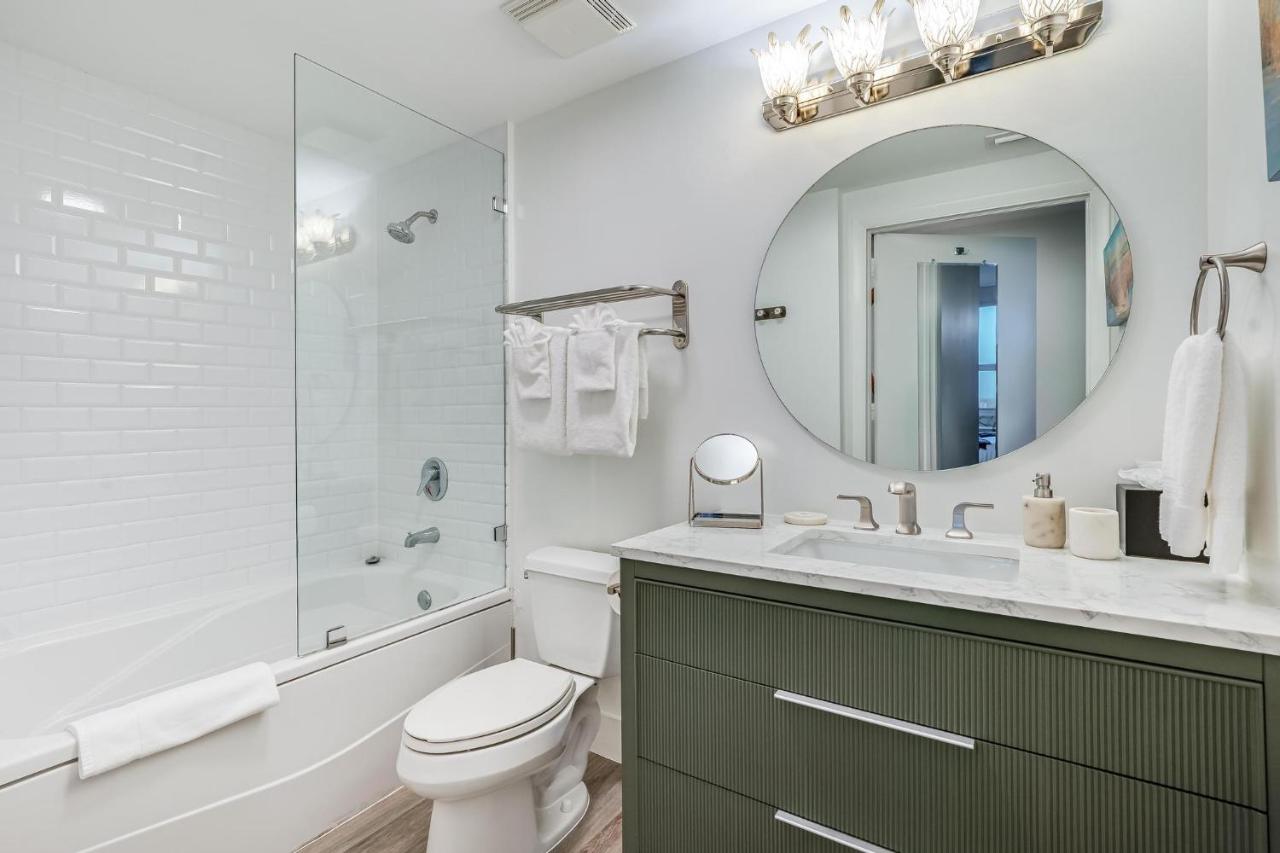 Stylish Studio King Bed City View Hotel Perks Parking - 5