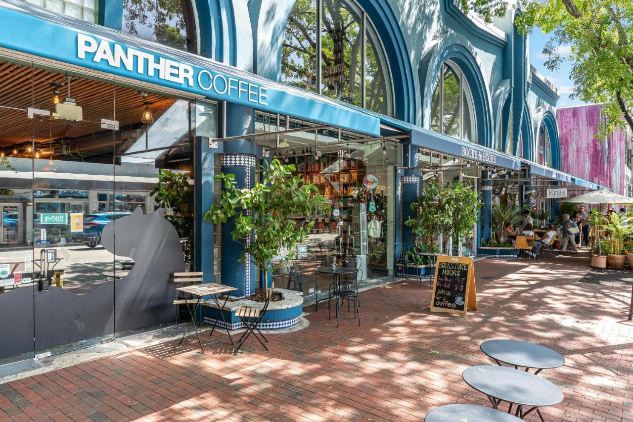 Stylish Studio King Bed City View Hotel Perks Parking - 2