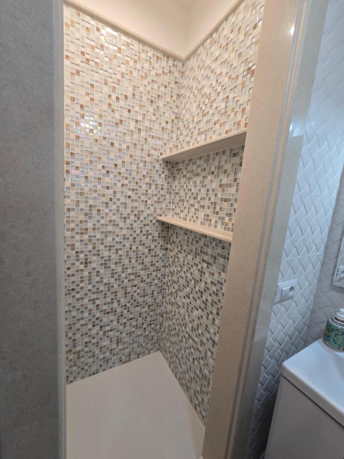 Capri Aquarium Family - 3