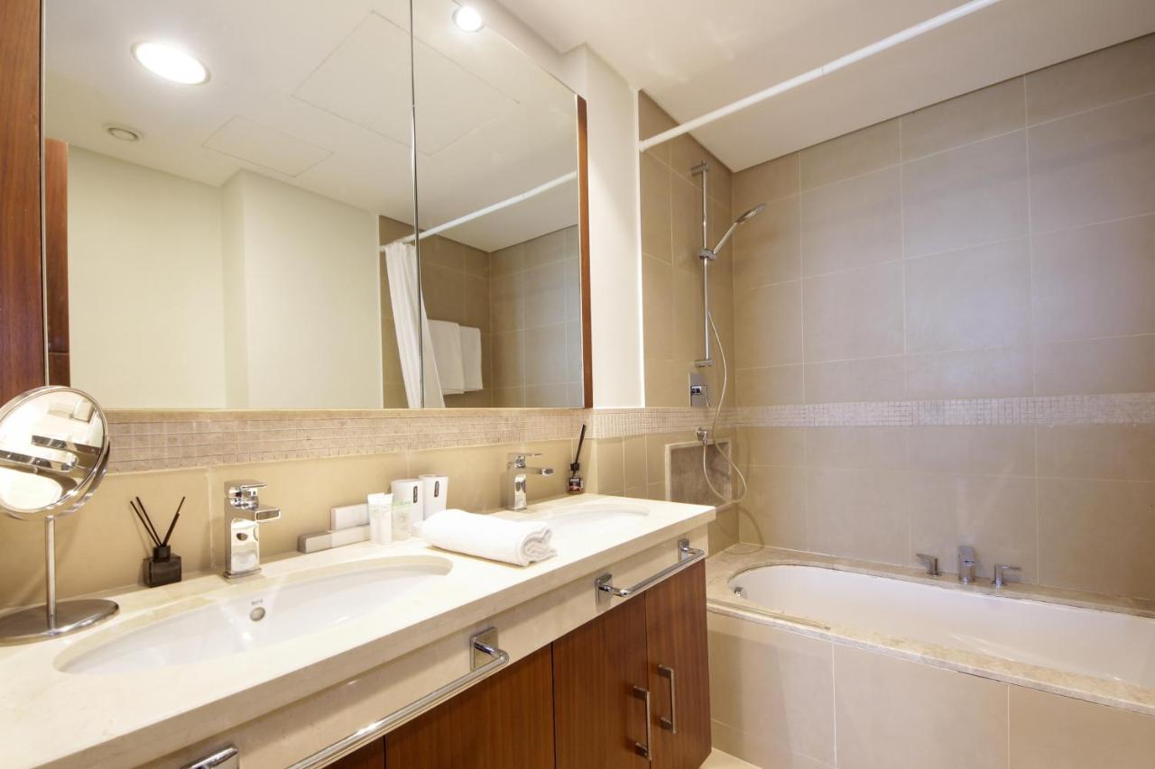 Burj Vista Downtown Near To Dubai Mall - 2BHK - 3