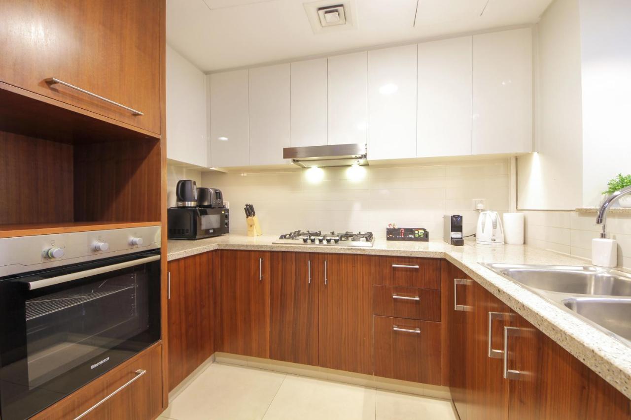 Burj Vista Downtown Near To Dubai Mall - 2BHK - 4