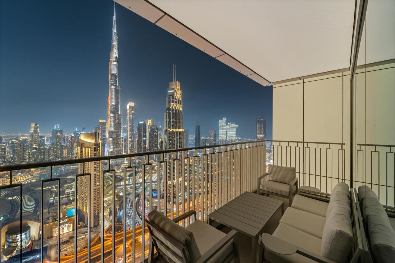 Luxury 4BR with full Burj Khalifa and Fountain View - 5Min to Dubai Mall - 2