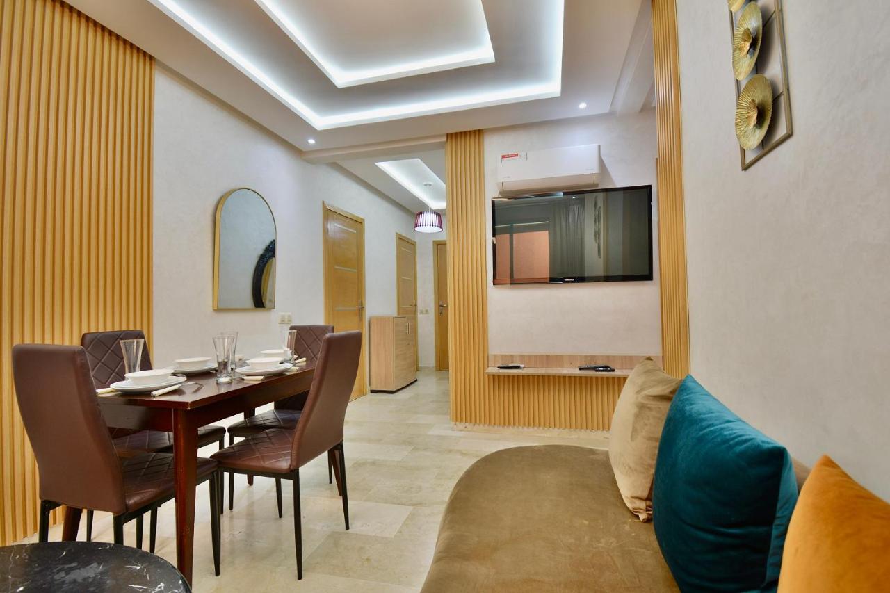 Central and Cozy Gem Balcony - 4