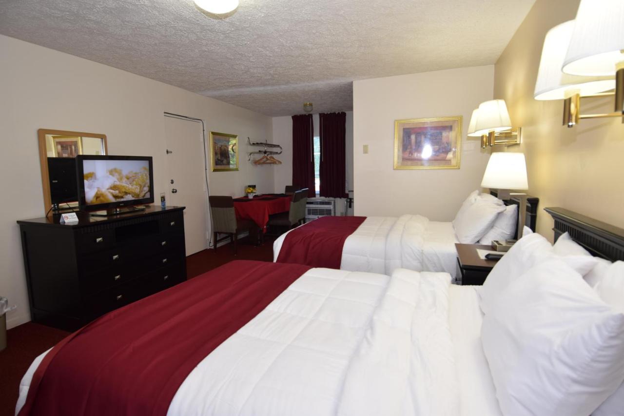 Knights Inn Oswego East — photo 18
