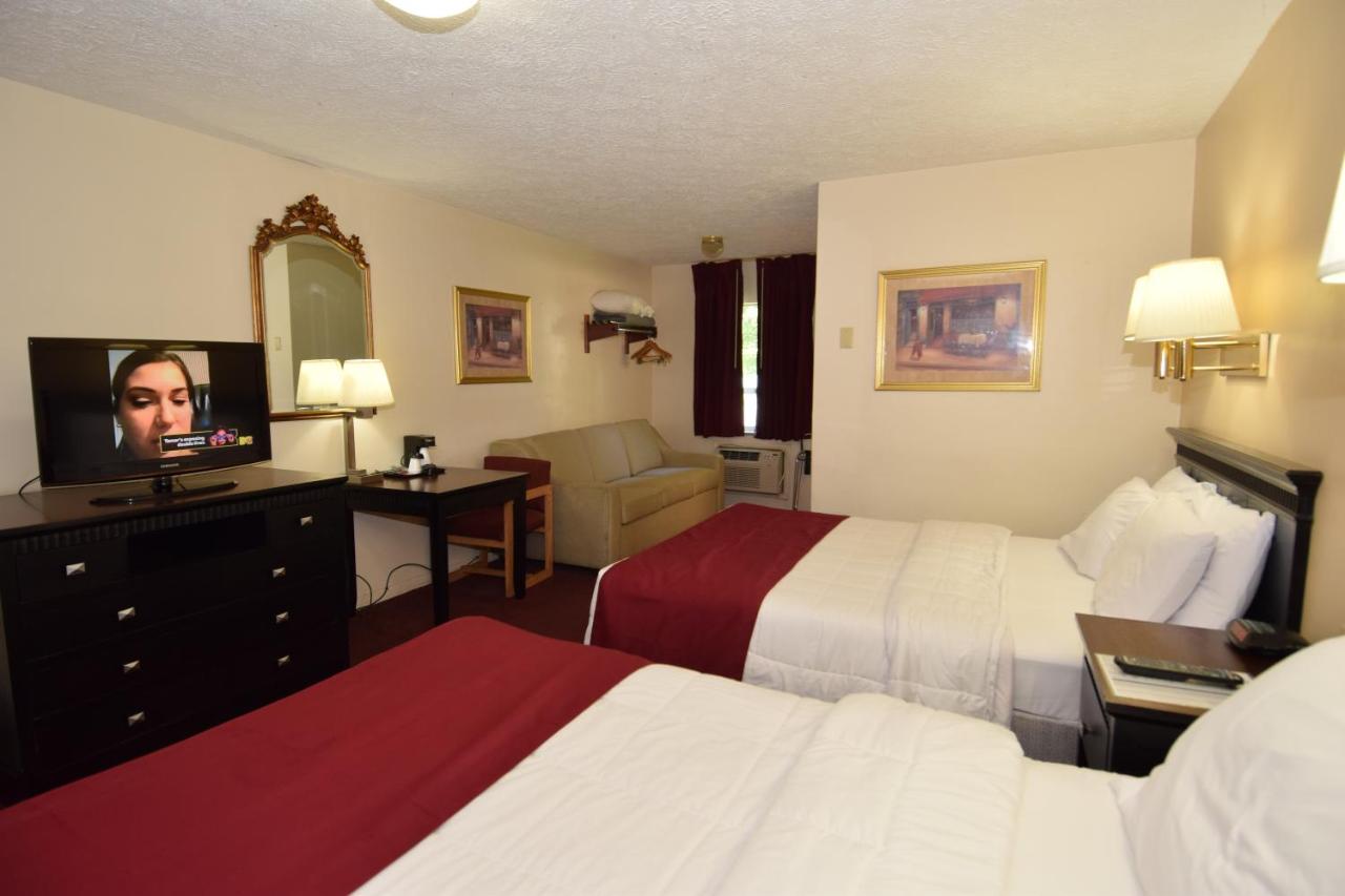 Knights Inn Oswego East — photo 16