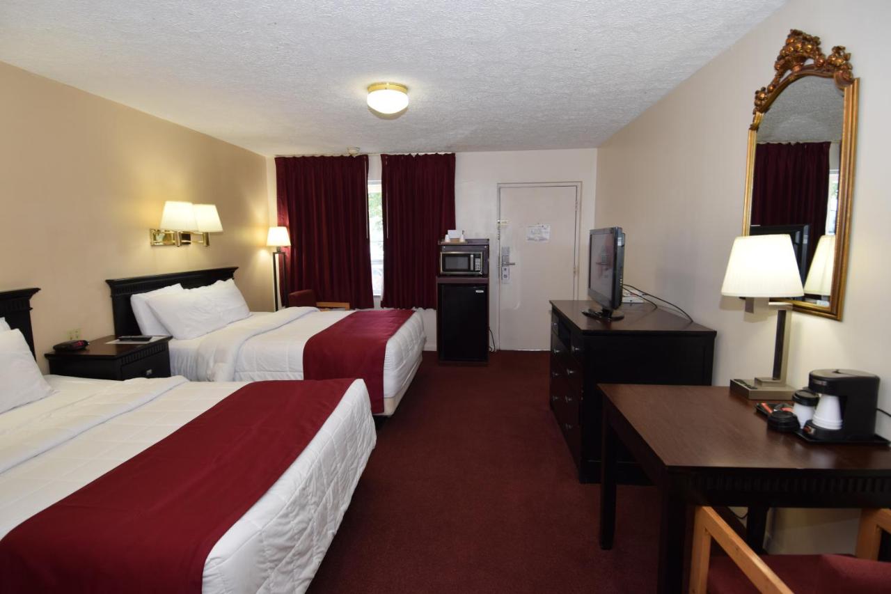 Knights Inn Oswego East — photo 15