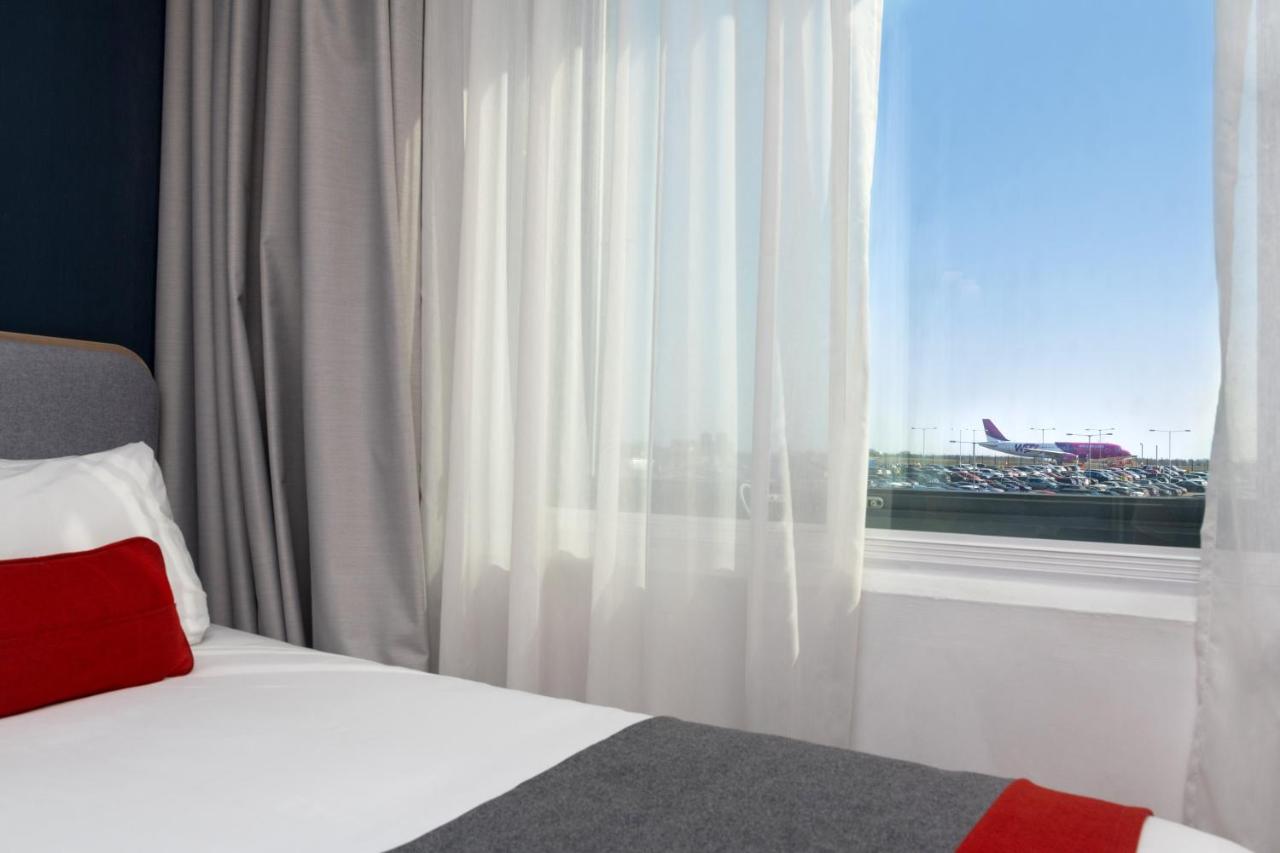 Standard Double Room with Free Hot Breakfast