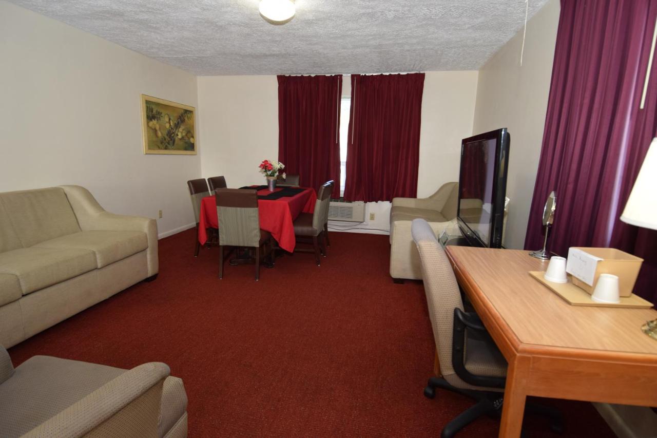 Knights Inn Oswego East — photo 4