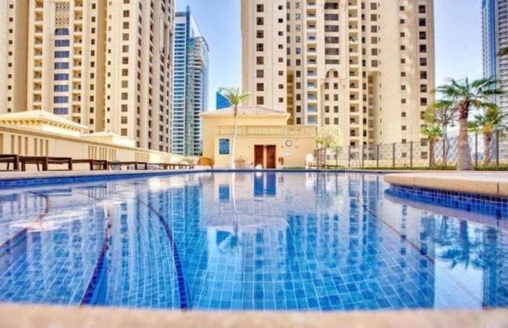 Simply Comfort Vacation Homes Rental Lux Penthouse 4BR Apartment with Iconic Marina Views in Sadaf2 JBR - 4