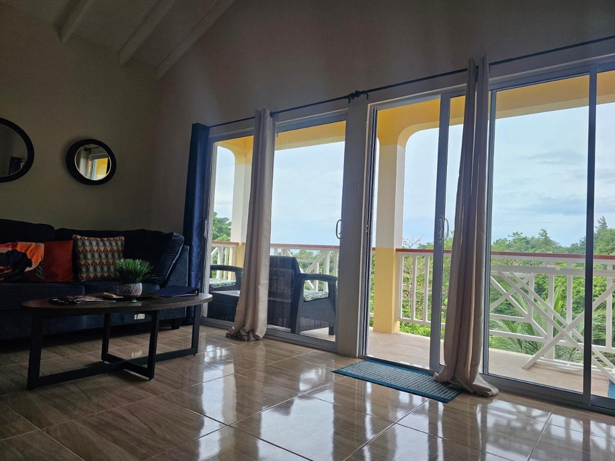 Royal Escape - 2 - 2