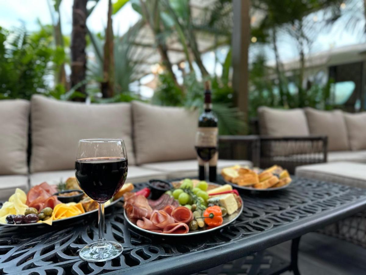 Miami River Inn by Renzzi - 2