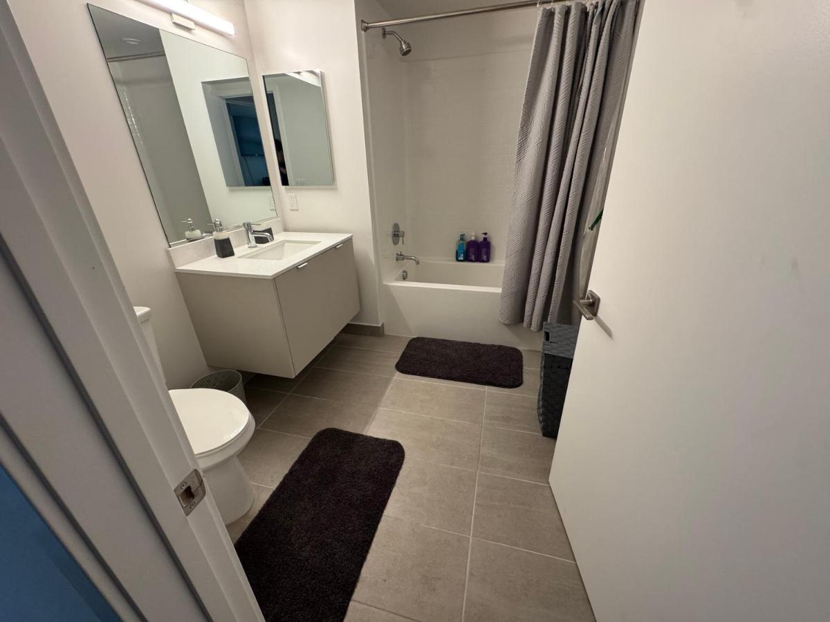 2 Bedroom Apartment in Santa Monica - 3