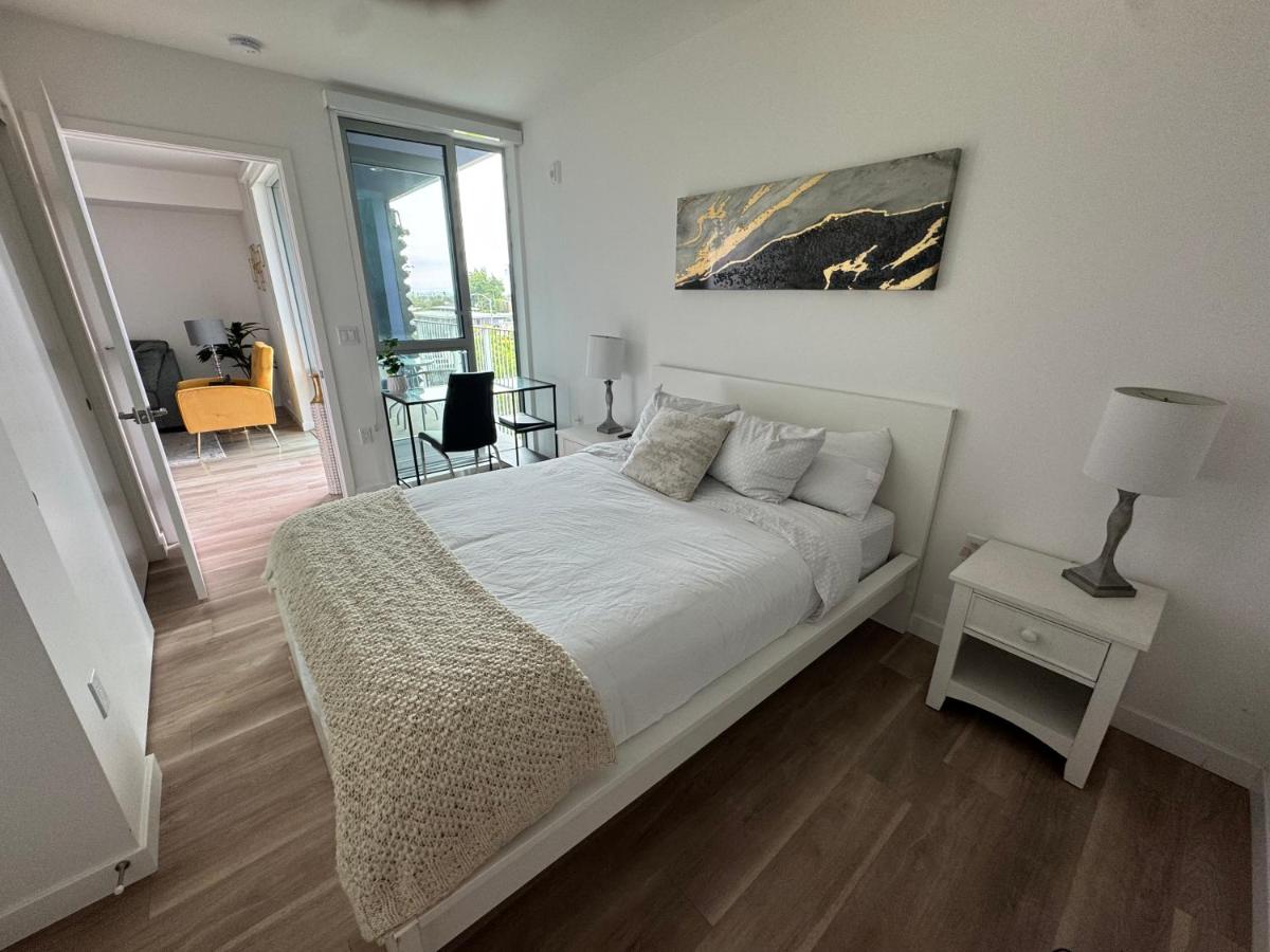 2 Bedroom Apartment in Santa Monica - 2