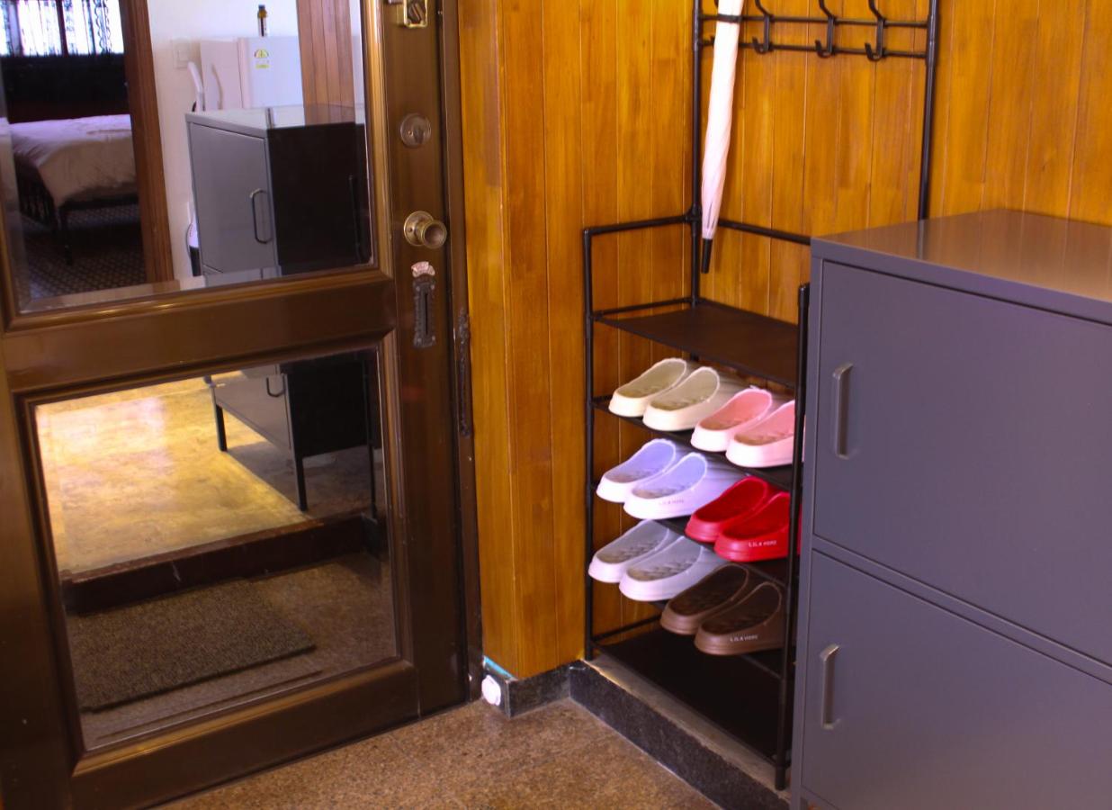 Central Hongdae Red Road Stay 4 Beds, Near Mangwon & Sangsu - 3