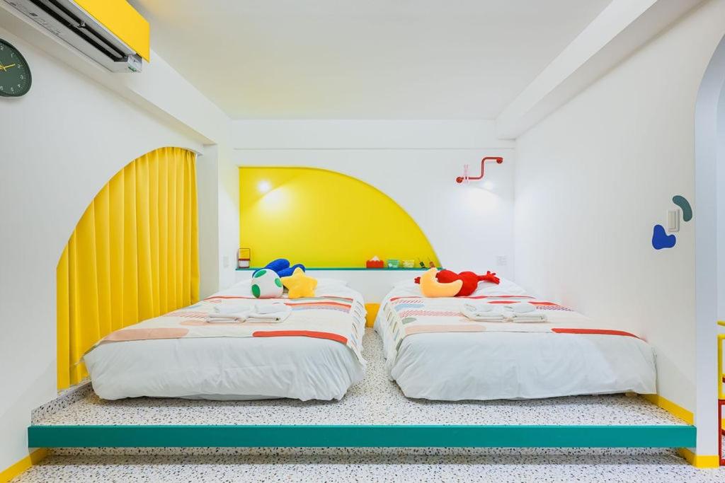 Pop playful accommodation for family, 4 people, 4 min