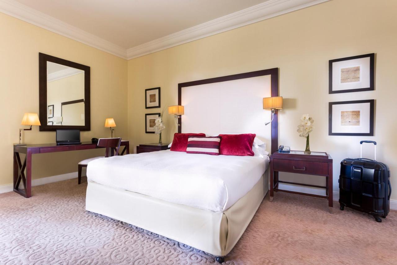 Mövenpick Grand Al Bustan photo