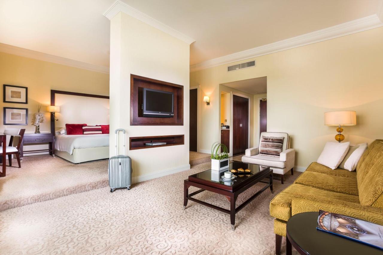 Mövenpick Grand Al Bustan photo