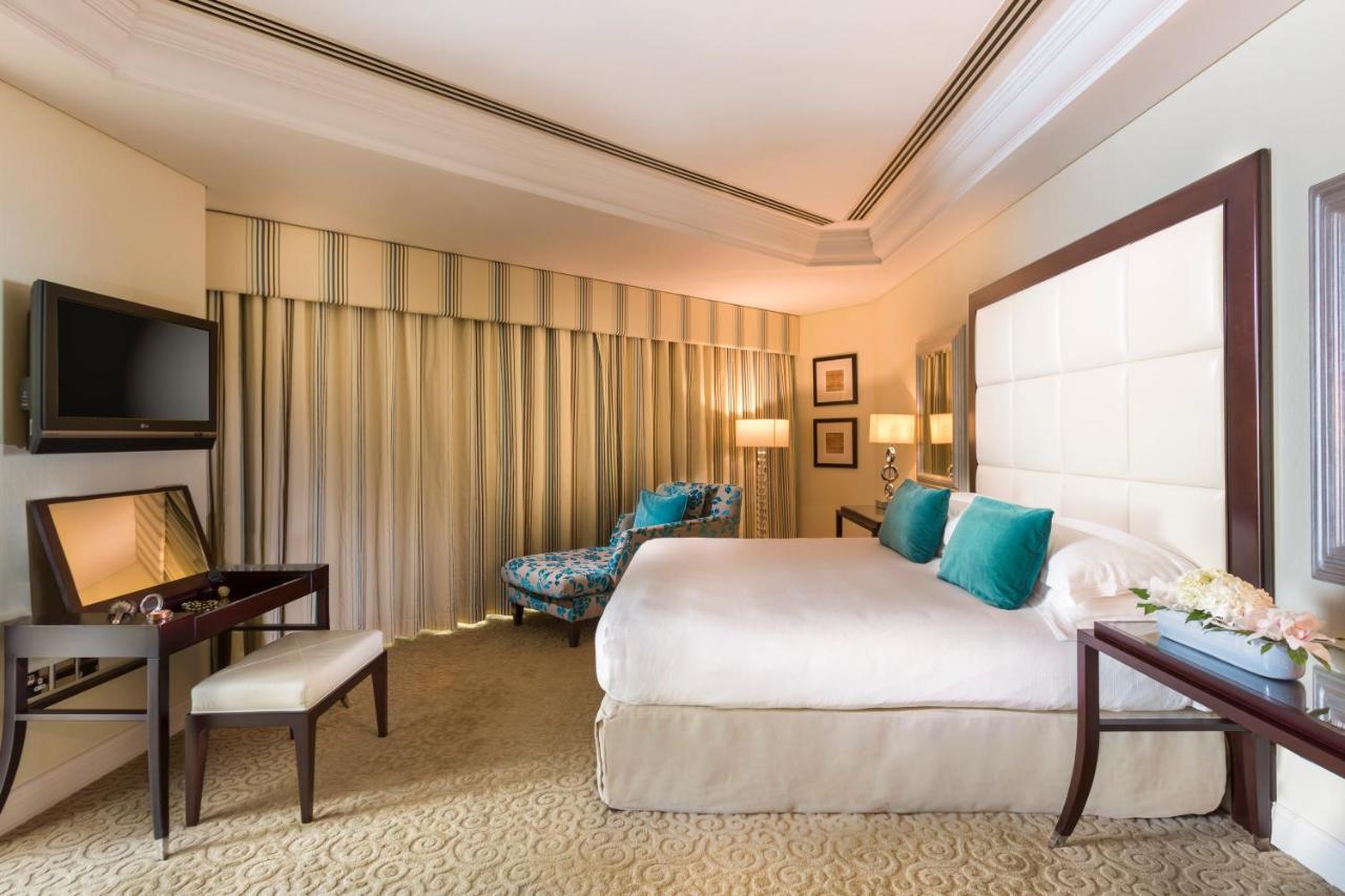 Mövenpick Grand Al Bustan photo