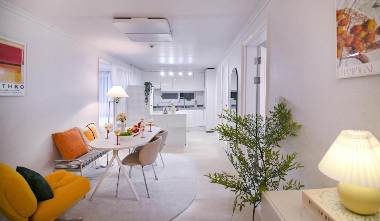 Lumi haus 종로 혜화역 도보5분 3룸4bed 7인숙박 , K-Demon hunters촬영지,낙산공원 도보3분, 명동 DDP동대문 경복궁 광화문10분