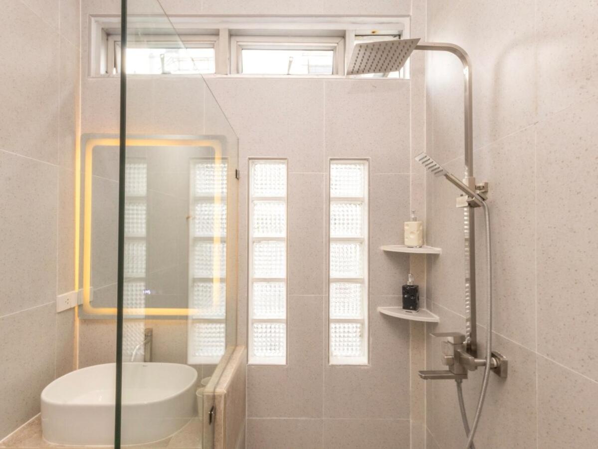 2 Bedrooms for 4 Guests with Kitchen at Heart of Sathorn - 5