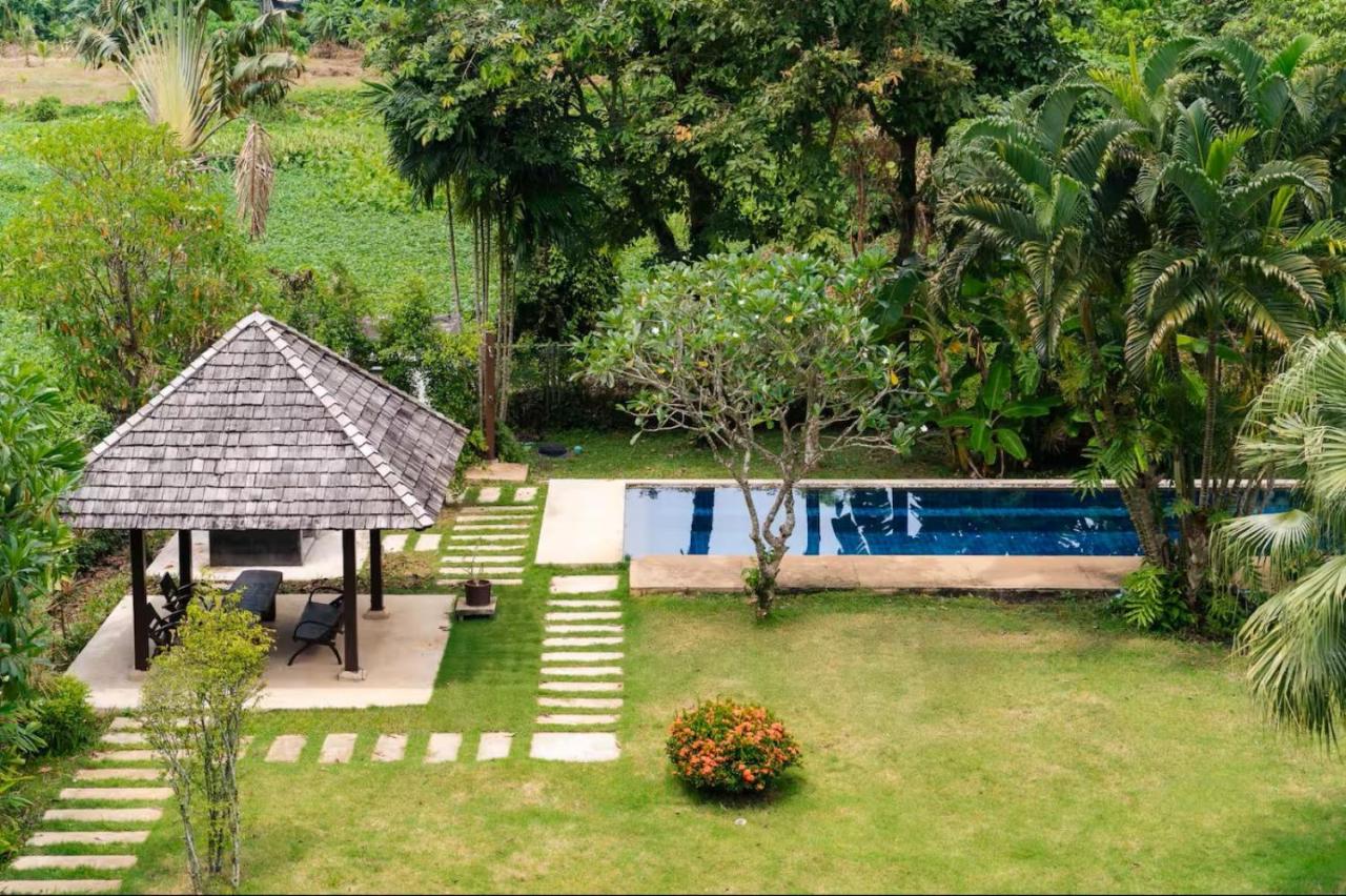 23 - Seaside Villa Retreat