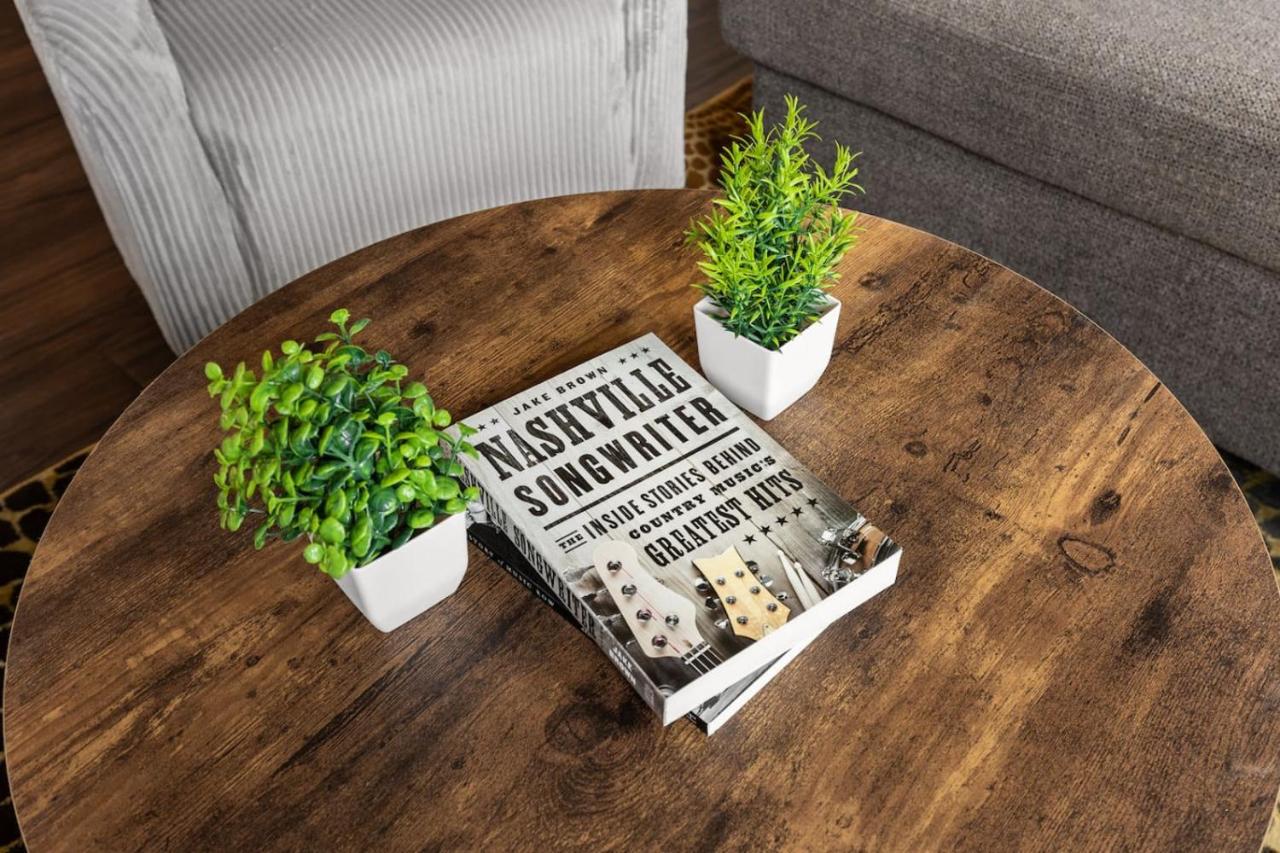 Pool Rooftop Deck City View Gym and Gated Garage - 2