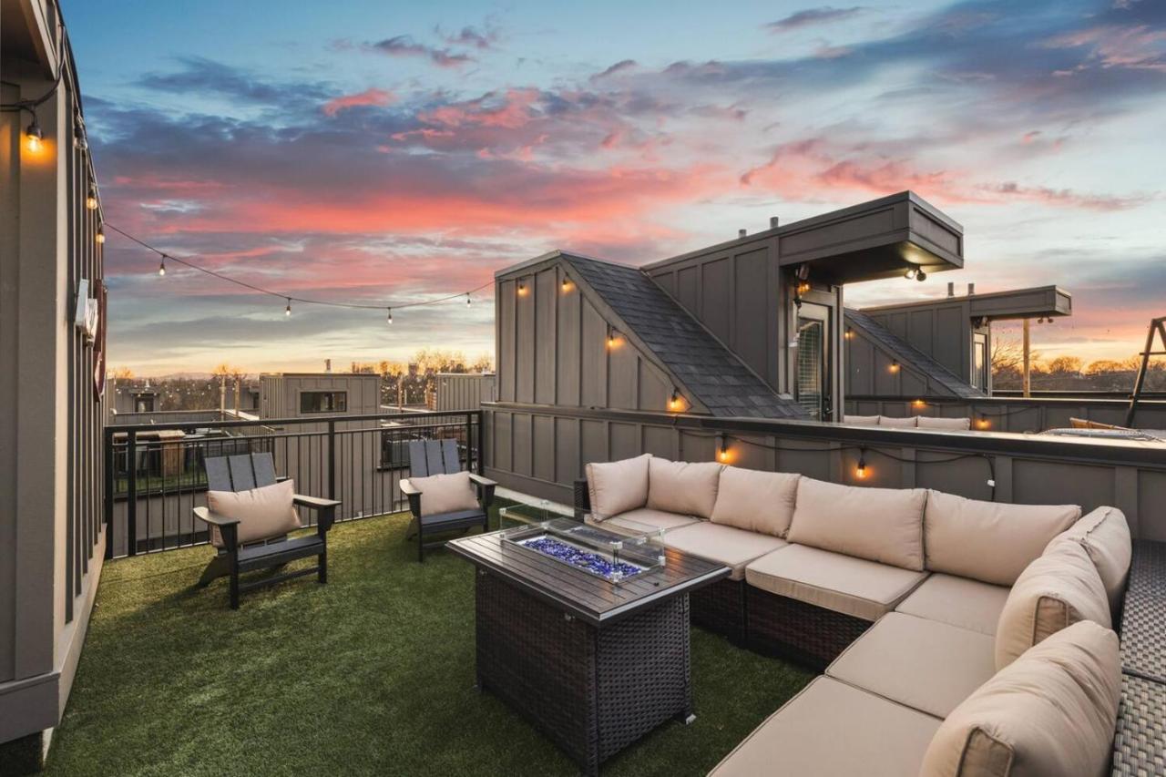 TWO Adjacent Homes Sleeps 24 Only 3 miles to Broadway - 5