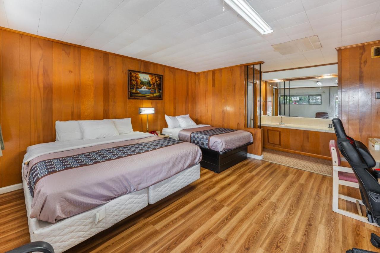 Budget Inn — photo 7