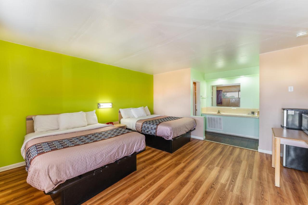 Budget Inn — photo 24