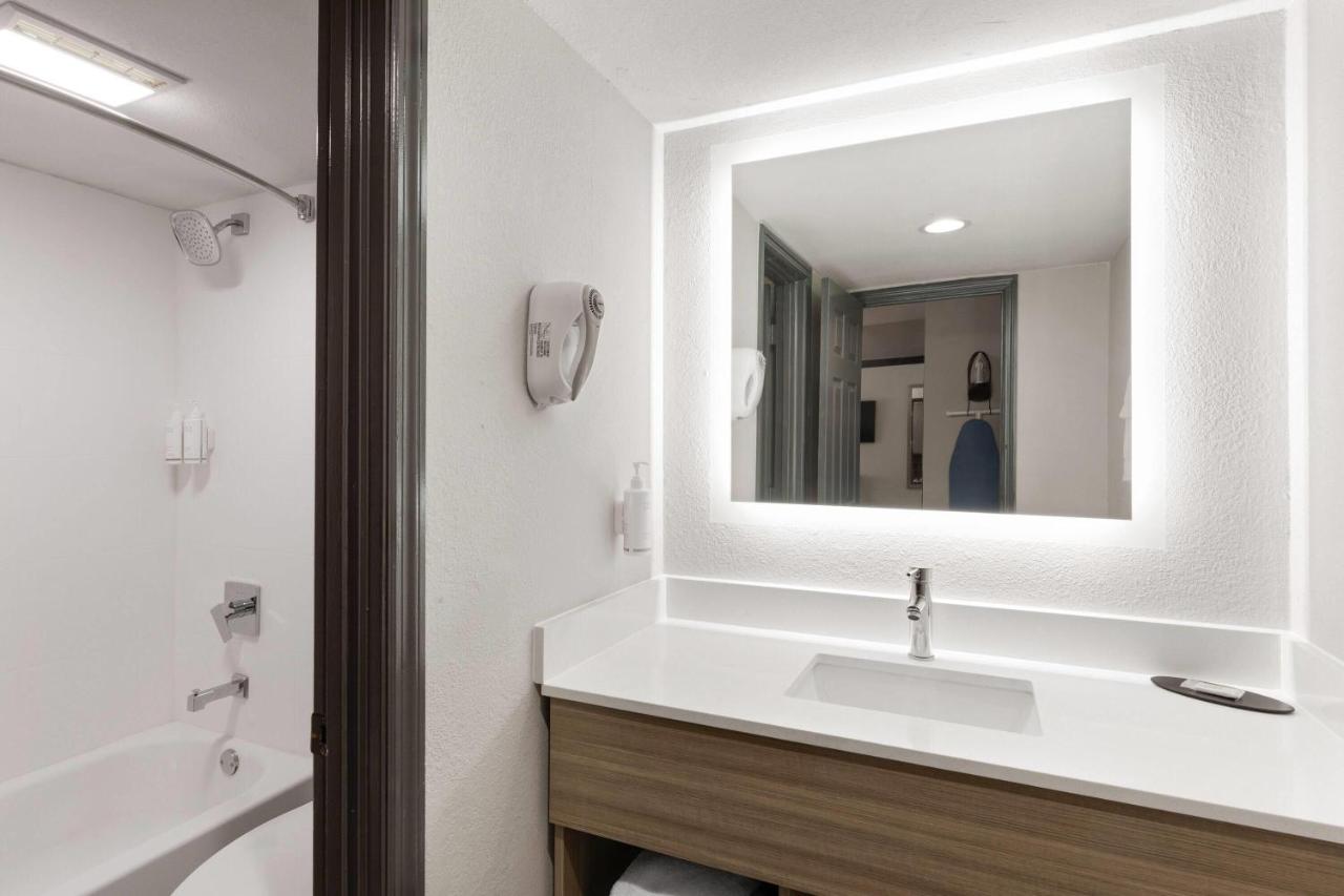 La Quinta Inn by Wyndham Nashville South - 2