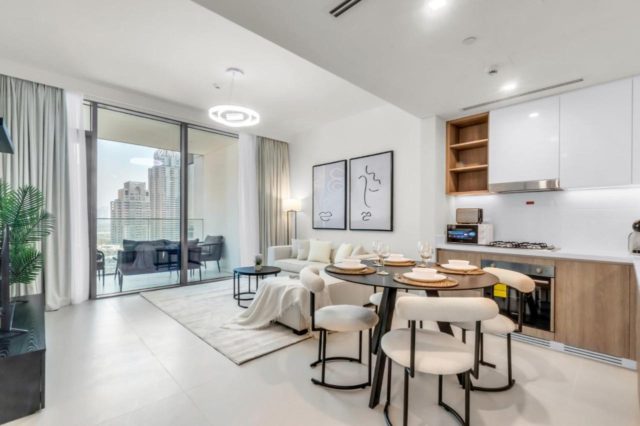 Exclusive Marina Lifestyle with Stunning Views - 2