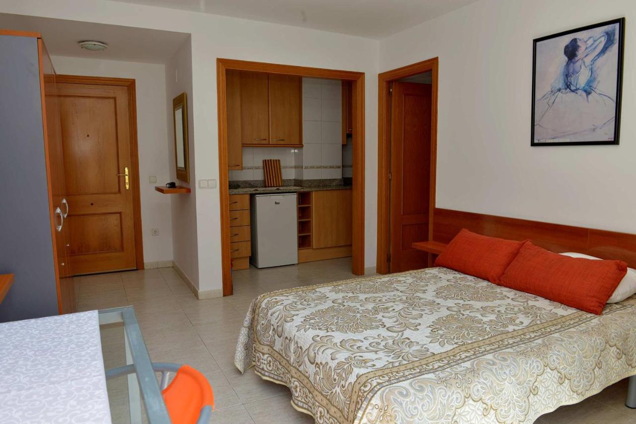 Tropic Seafront Apartments (España Lloret de Mar) - Booking.com
