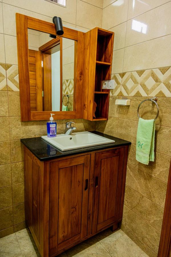 U & S Luxury Apartments Ltd - 3