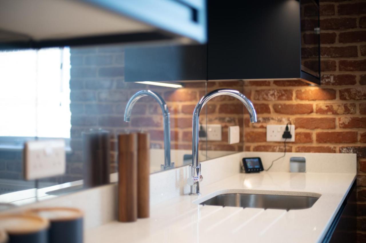 Stylish 2 Bed Flat in Islington US74 - 3