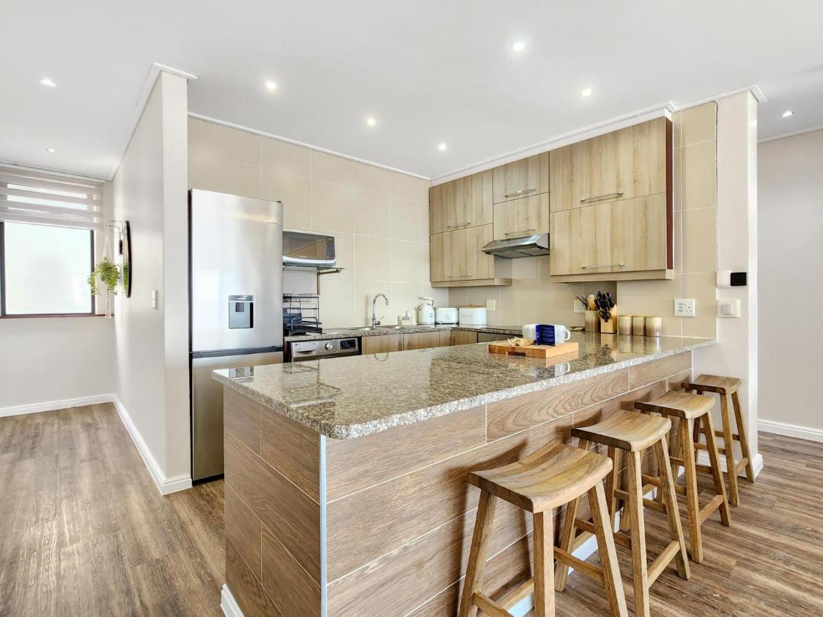 2-Bed De Waterkant Apartment with Balcony Pool - 4