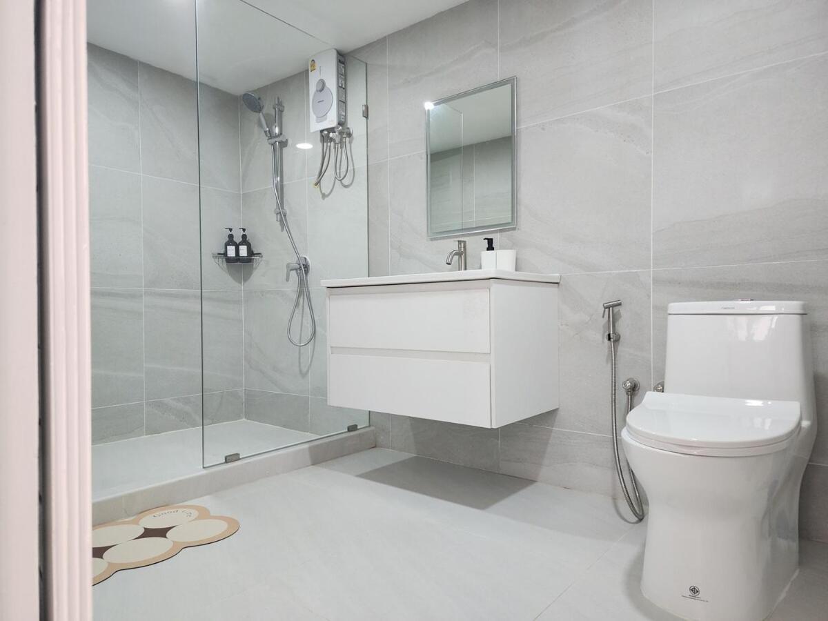 White House Ekkamai - 5