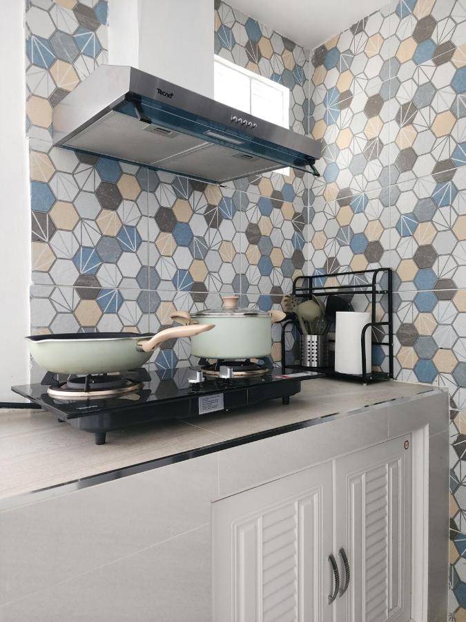 White House Ekkamai - 2