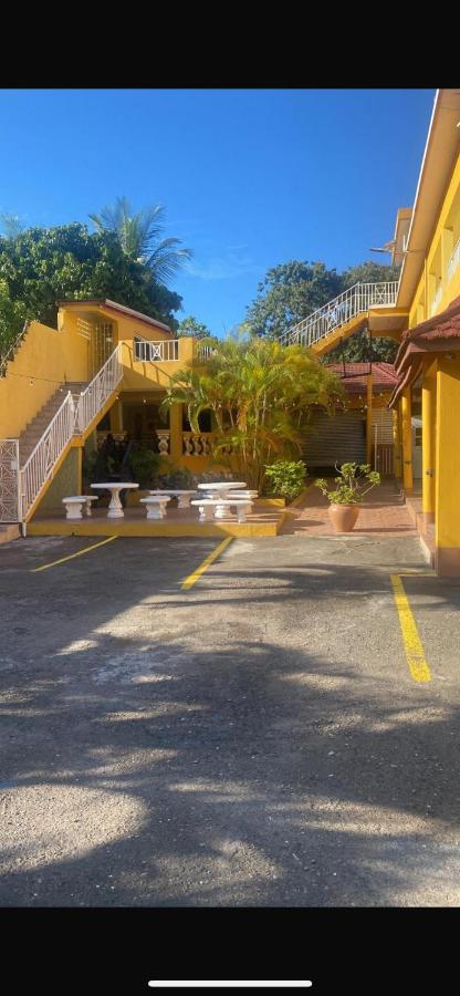 Golden Spring Guest Rooms by Sebastian - 2