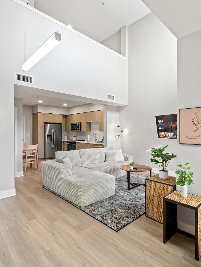 Spacious Loft- Hollywood Free Pool, Parking, Gym - 4
