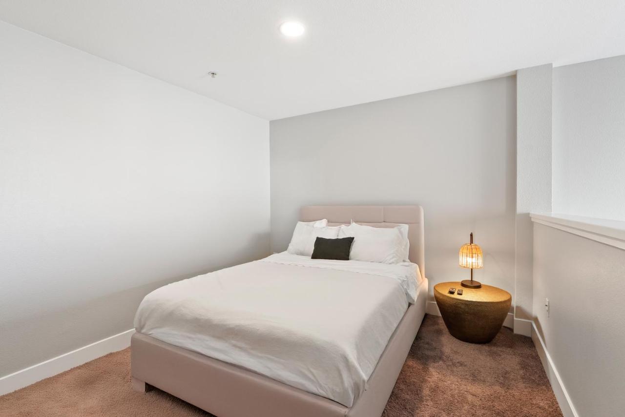 Spacious Loft- Hollywood Free Pool, Parking, Gym - 2