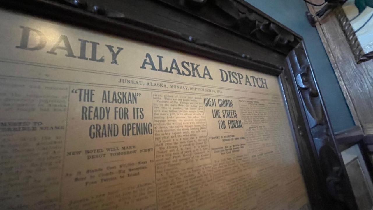 Hideout Lounge and Al's Alaskan Inn Motel — photo 11