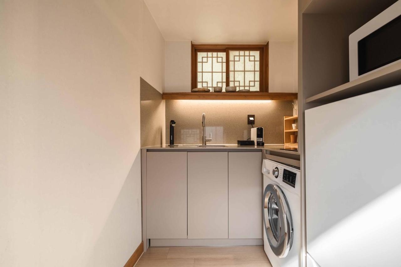 Luxury Hanok Bliss Cottage - 4