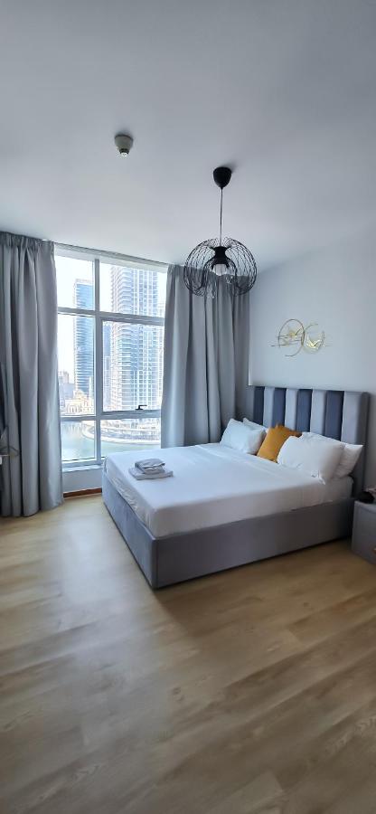 Spacious Apartment Marina View - 2